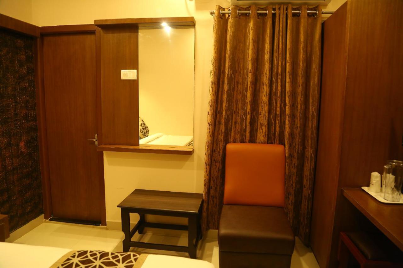 Horizon Inn Madras Buitenkant foto